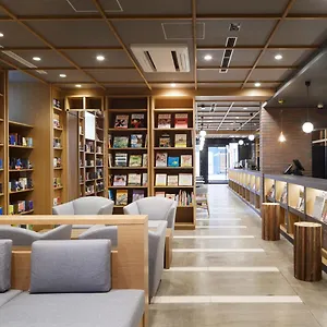 Lamp Light Books 3*, 삿포로 시 일본