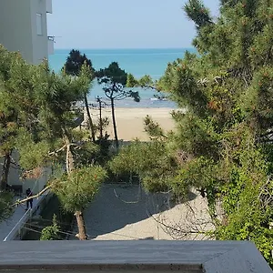 Arberia , Kryemëdhej Albania