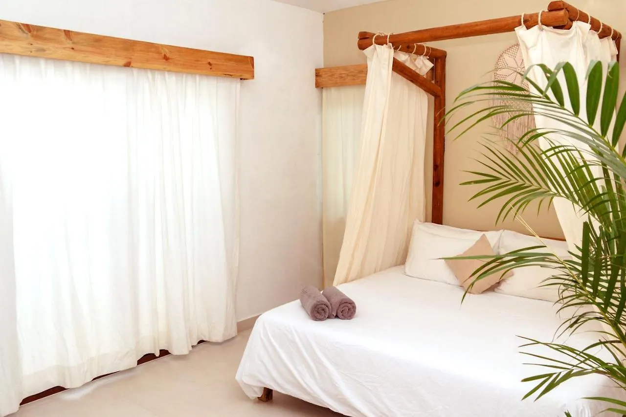 Mezcal Hotel Cancun 4*,